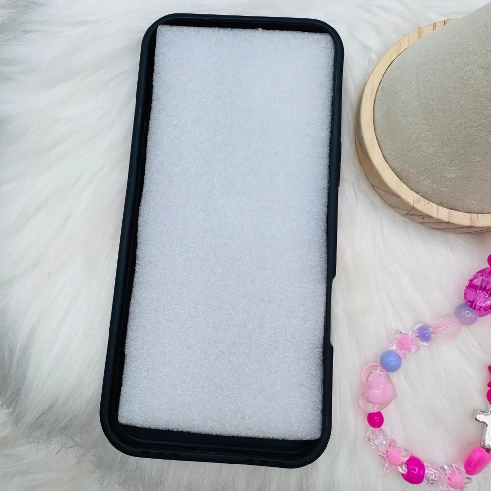Vibrant Pink Tiger Graphic Themed iPhone 17 Pro Max Case with pink Beaded Strap